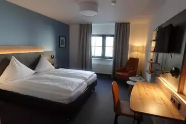 هتل & Weinhaus Zum Schwarzen Bären