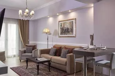 Ava Hotel And Suites