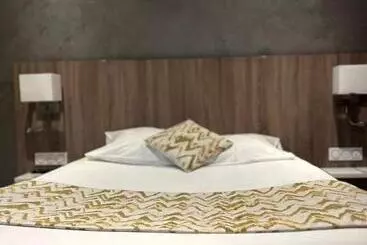 Hotelli Hôtel Restaurant Clément Ader