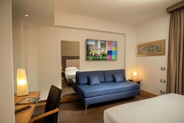 The Spring House Hotel Rome Vatican, Tapestry Collection Hilton