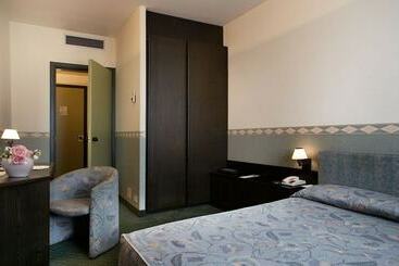 Pacific Hotel Airport