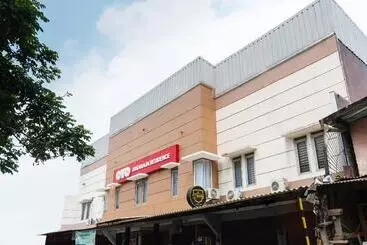 Hotelli Sukaraja Residence By Oyo Rooms