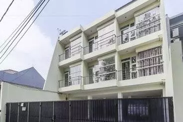 ペンション Reddoorz Near Pancoran