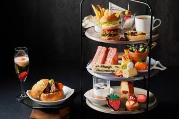 Отель Shinosaka Esaka Tokyu Rei