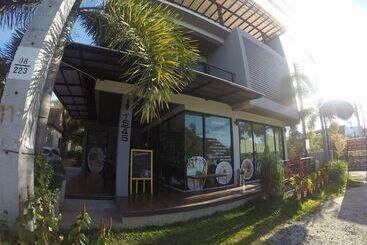 آپارتمانهای توریستها Baan Anantanaruk