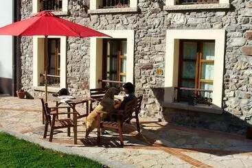 ツーリストアパートメント La Llosa Rodré