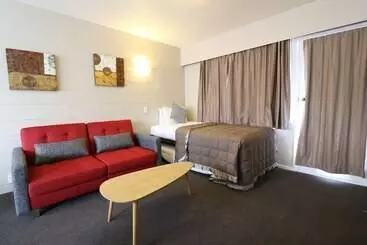 Отель Boundary Court Motor Inn