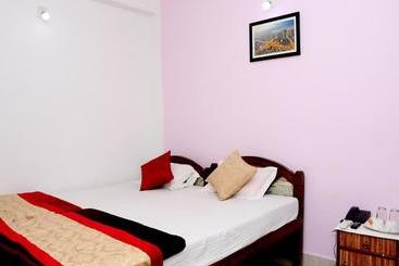 پانسیون Satiya Guest House