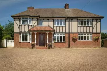 Harwood House B&b