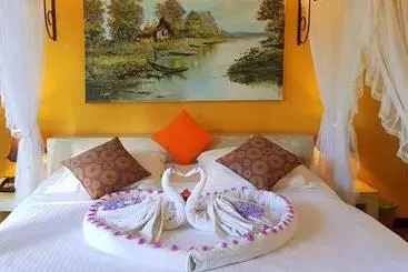 コテージ Flower Garden Lake Resort