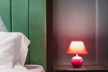 アパートホテル Ladadika Design