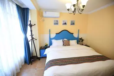 The Time On The Cloud Theme Inn