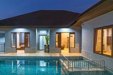 آپارتمان‌های توریست‌ها Varin Villa