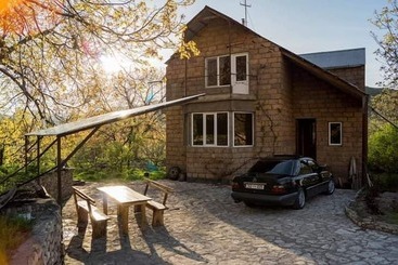 پانسیون Areni House B&b