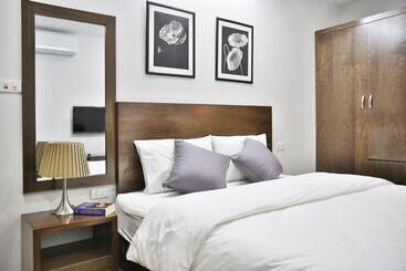 V House 6 Serviced Apartment