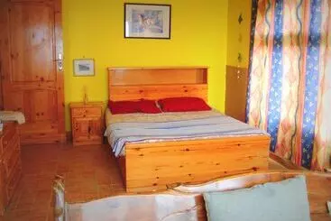 آپارتمانهای توریستها Villa Sarda