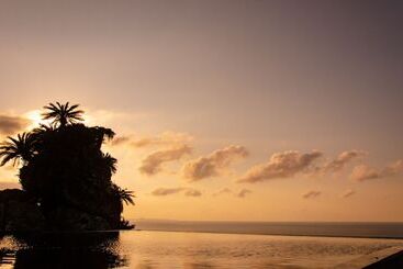 هتل Hanalee Villa Kouri