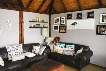 Hotel Mangwa Valley Game Lodge & Spa
