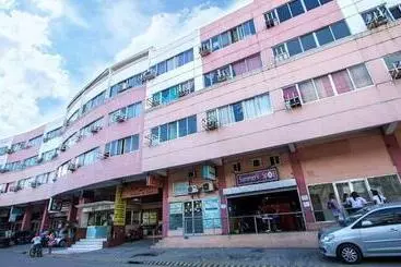 Hotel Ekonumi Rooms At Benrosi Plaza