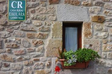 Casa Rural Eikolara Landetxea