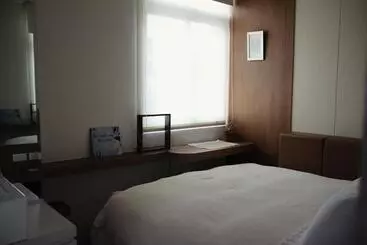 Bed and Breakfast Ho̍k House