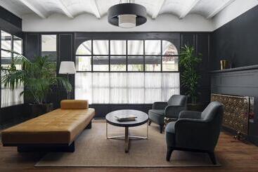 Хостел La França Travellers Adults Only