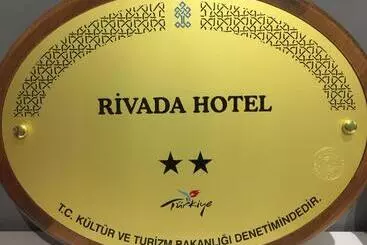 Hotel Ri̇vada