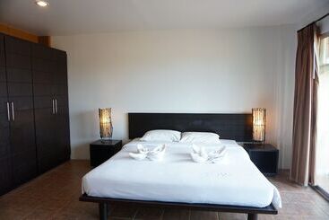 آپارتمانهای توریستها Phompassorn Apartment