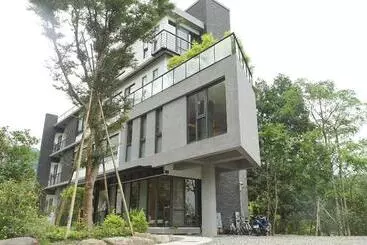 تختخواب و صبحانه Doris Home