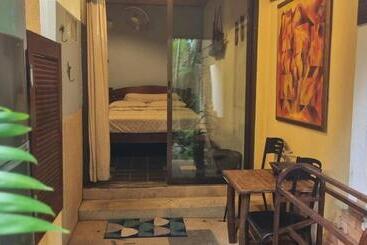 هتل Shanti Lodge Phuket