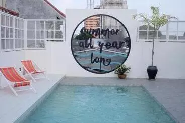 Borbaboom Phuket Poshtel & Hostel