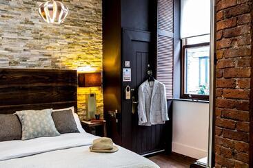 هتل The Cow Hollow