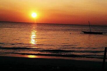 Hotel Union Beach Bungalows