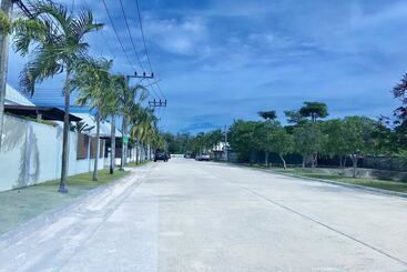 شقق خاصة سياحية Baanpromphun Pool Villa By Bv