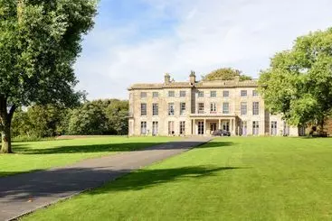 هتل Haigh Hall