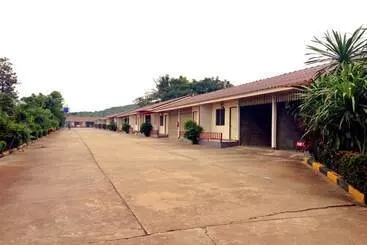 هتل Zigzag Resort Mukdahan