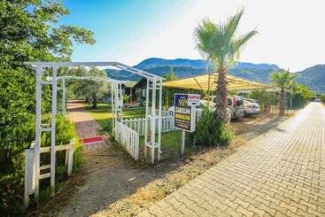 هتل Cirali Zakkum Bungalow