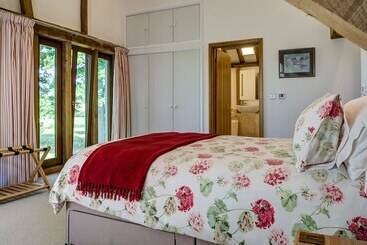 צימר South Park Farm Barn