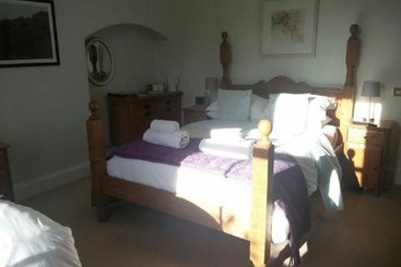 Bed and Breakfast Winton House