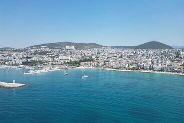 בית מלון כפרי Risus Garden Marina