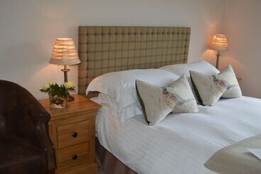 پانسیون Balnearn House