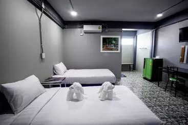 Baan Chang Hotel & Coffee House