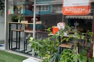 ペンション D House Hostel