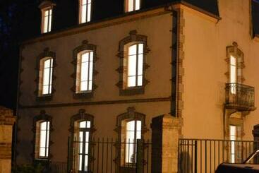 Au Bord De La Rive B&b