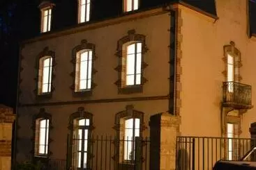 Au Bord De La Rive B&b