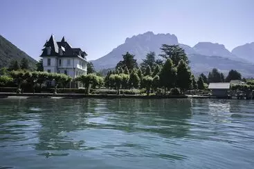 Hotelli Le Pavillon Des Fleurs
