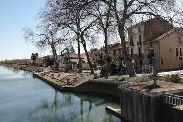 ベッドアンドブレックファースト Maison Du Canal