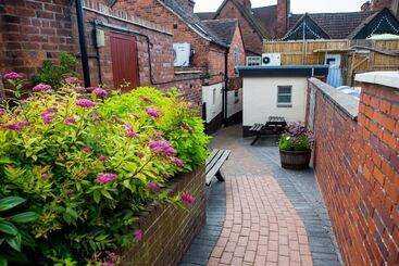 민박 The Golden Lion Inn