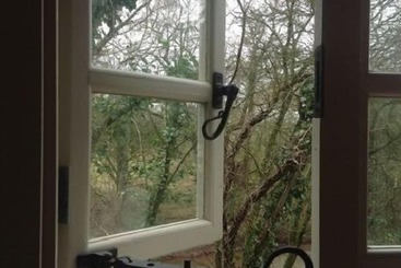 ツーリストアパートメント Posh Huts