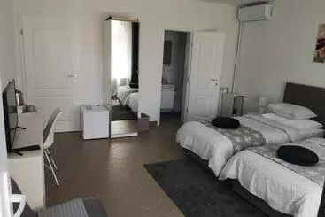 Pensão Marko Airport Rooms